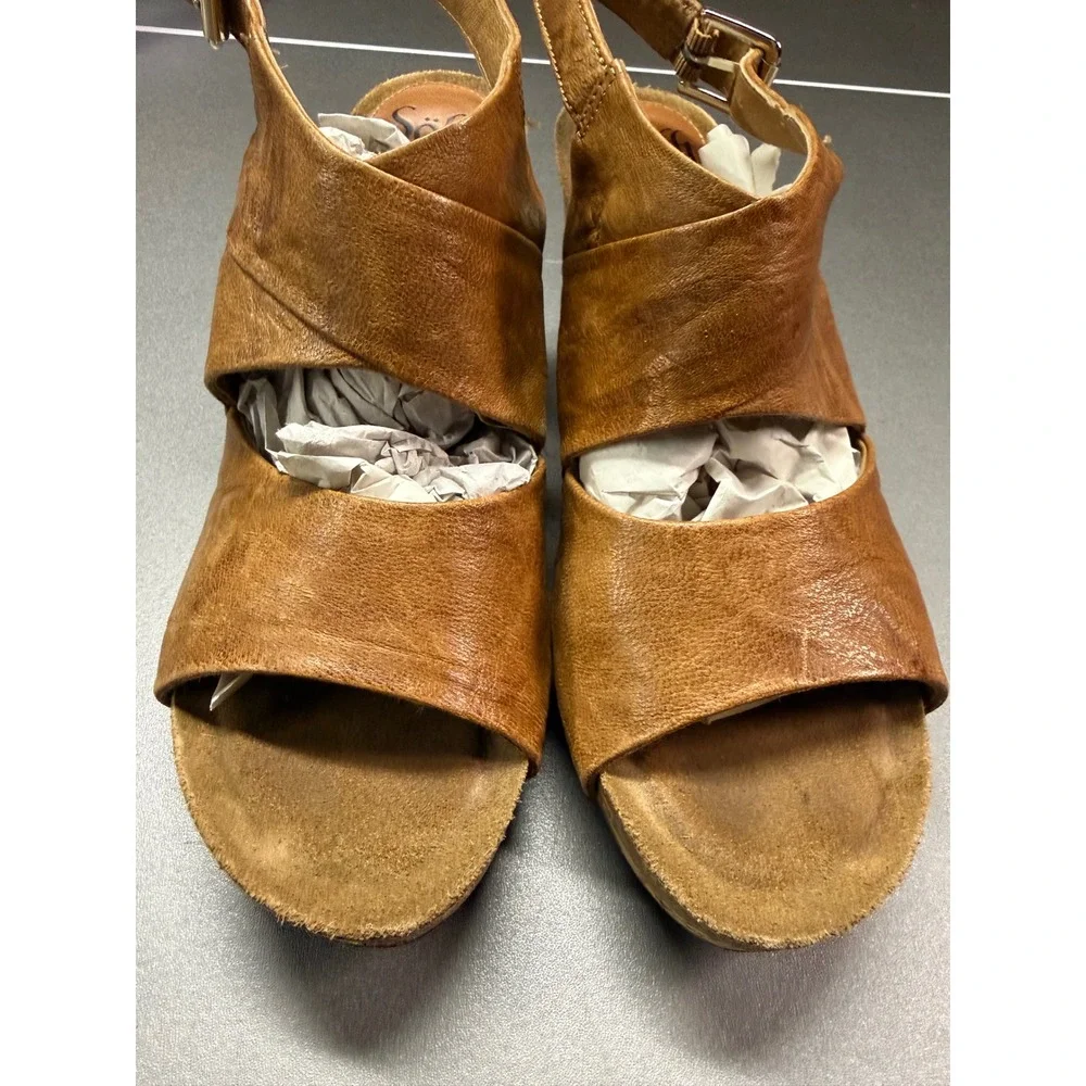 Sofft leather wedge